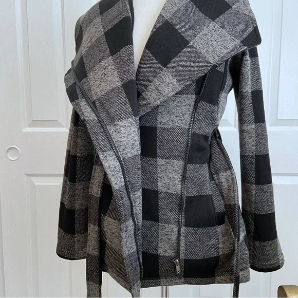 Plaid Coat, SOFT, Comfort, I Stretch💛 EXCELLENT CONDITION, Worn Once - Picture 6 of 12